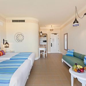 Deluxe Zimmer mit Kingsize-Bett und mit Strandblick
